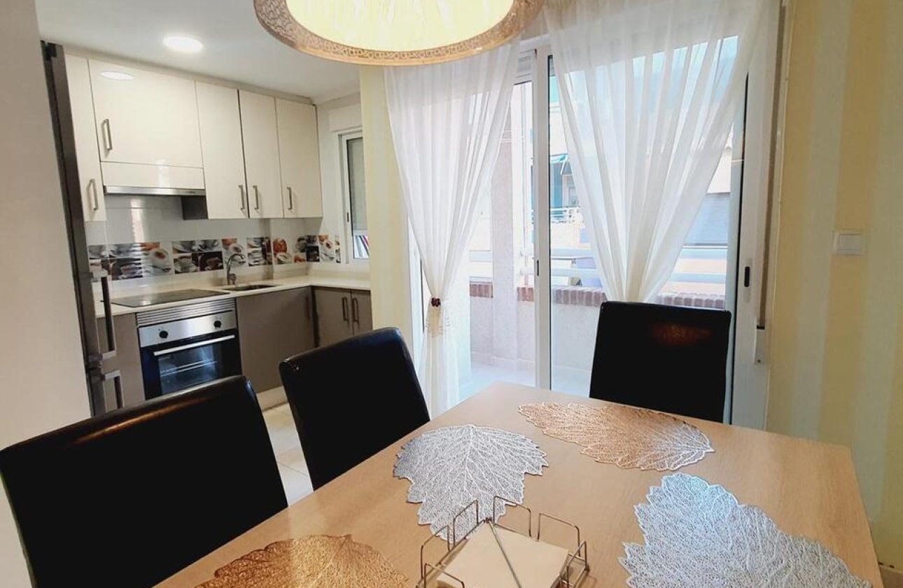 Resale - Apartment -
Torrevieja - Centro