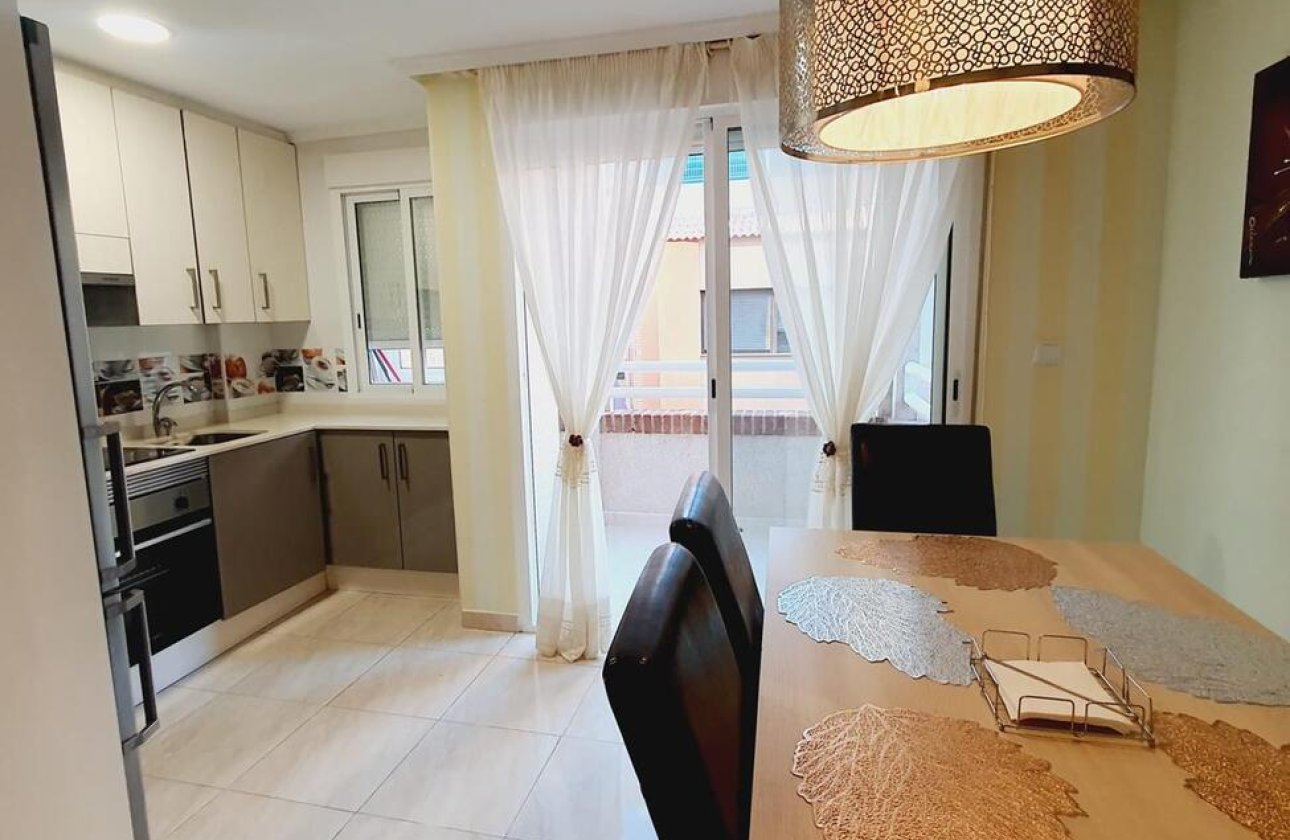 Resale - Apartment -
Torrevieja - Centro