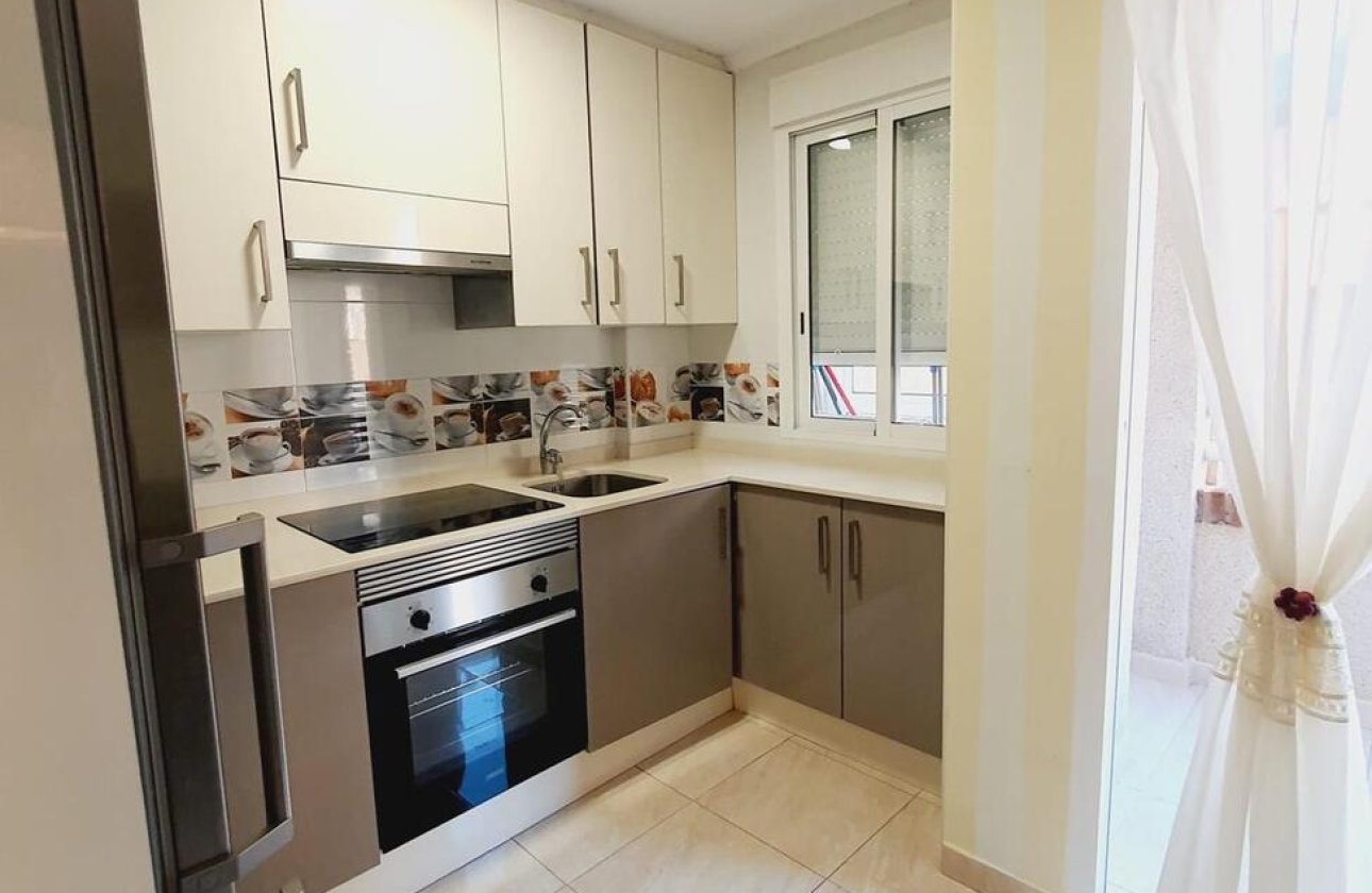 Resale - Apartment -
Torrevieja - Centro