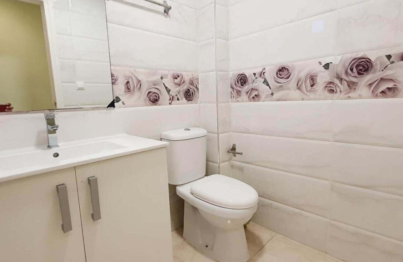 Resale - Apartment -
Torrevieja - Centro