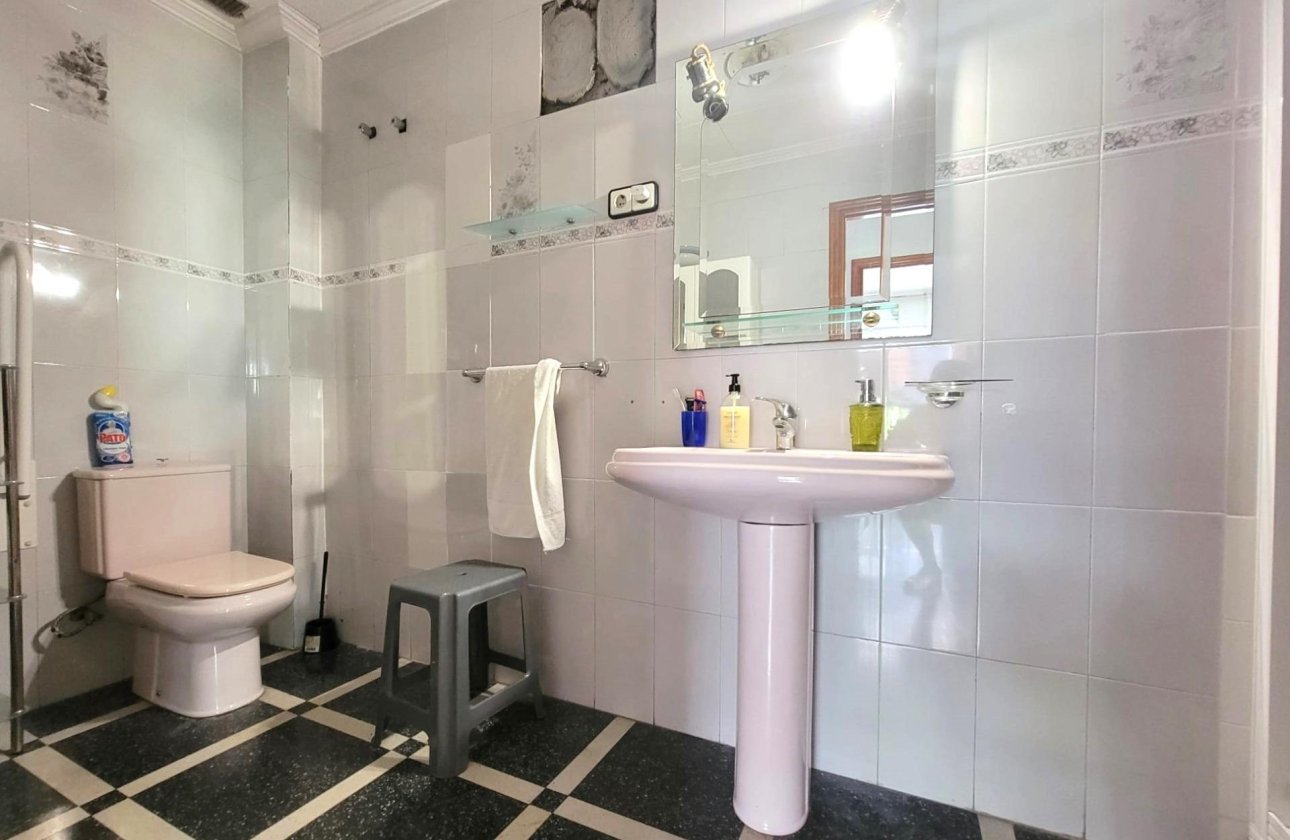 Resale - Apartment -
Torrevieja - Centro