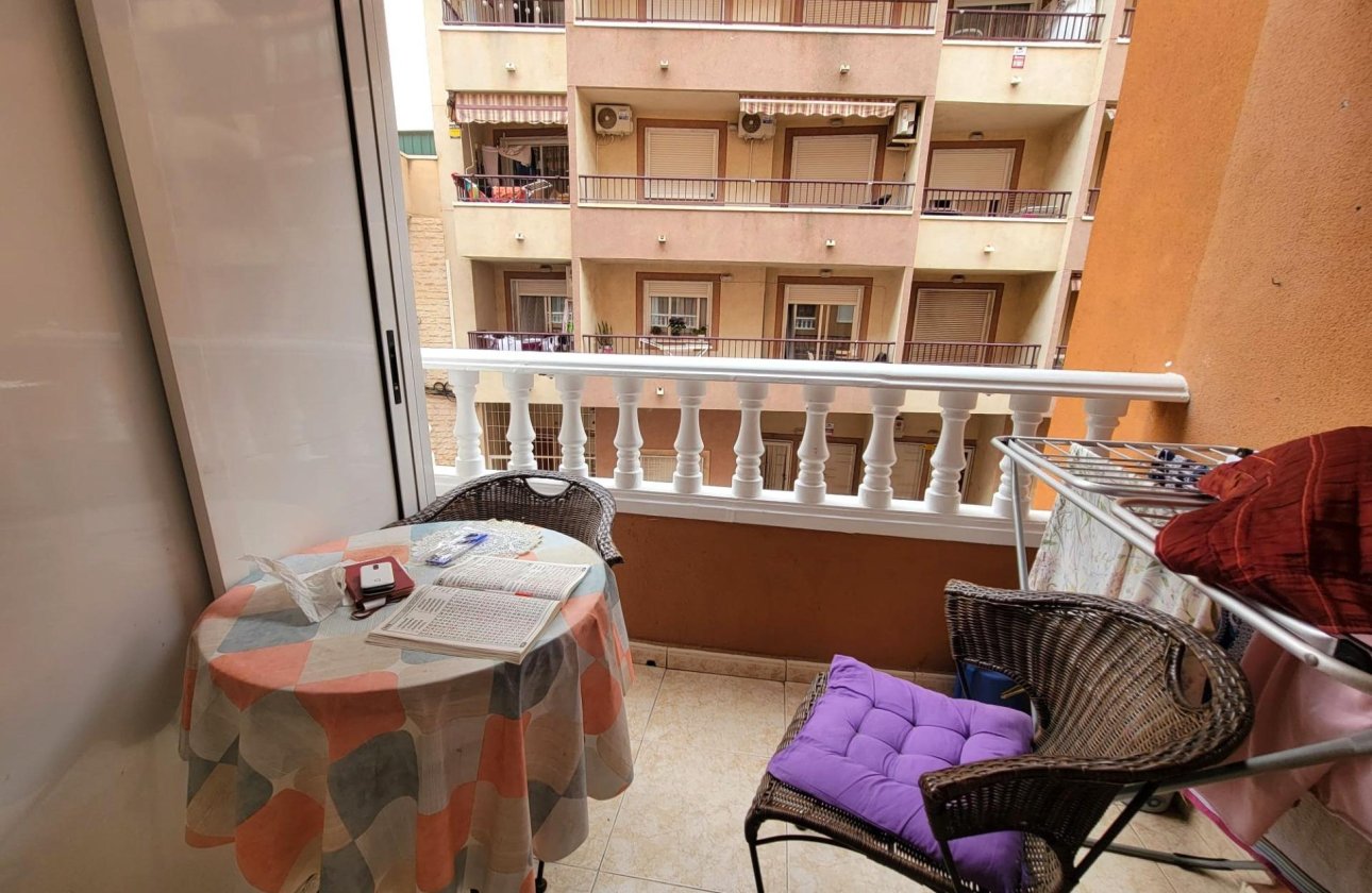 Resale - Apartment -
Torrevieja - Centro