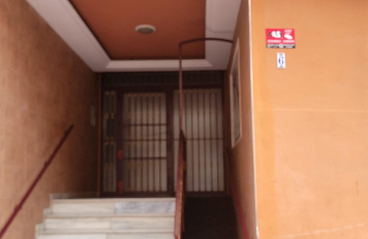 Resale - Apartment -
Torrevieja - Centro