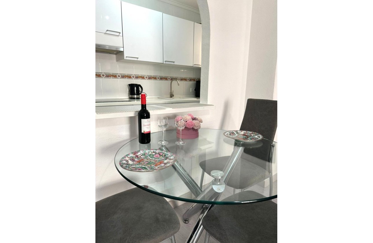 Resale - Apartment -
Torrevieja - Centro