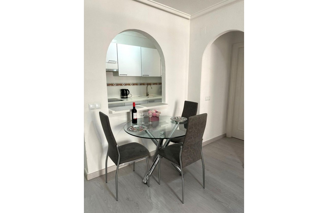 Resale - Apartment -
Torrevieja - Centro