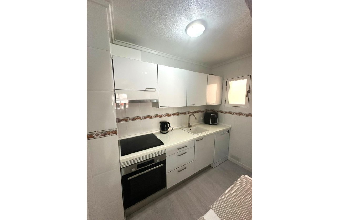 Resale - Apartment -
Torrevieja - Centro