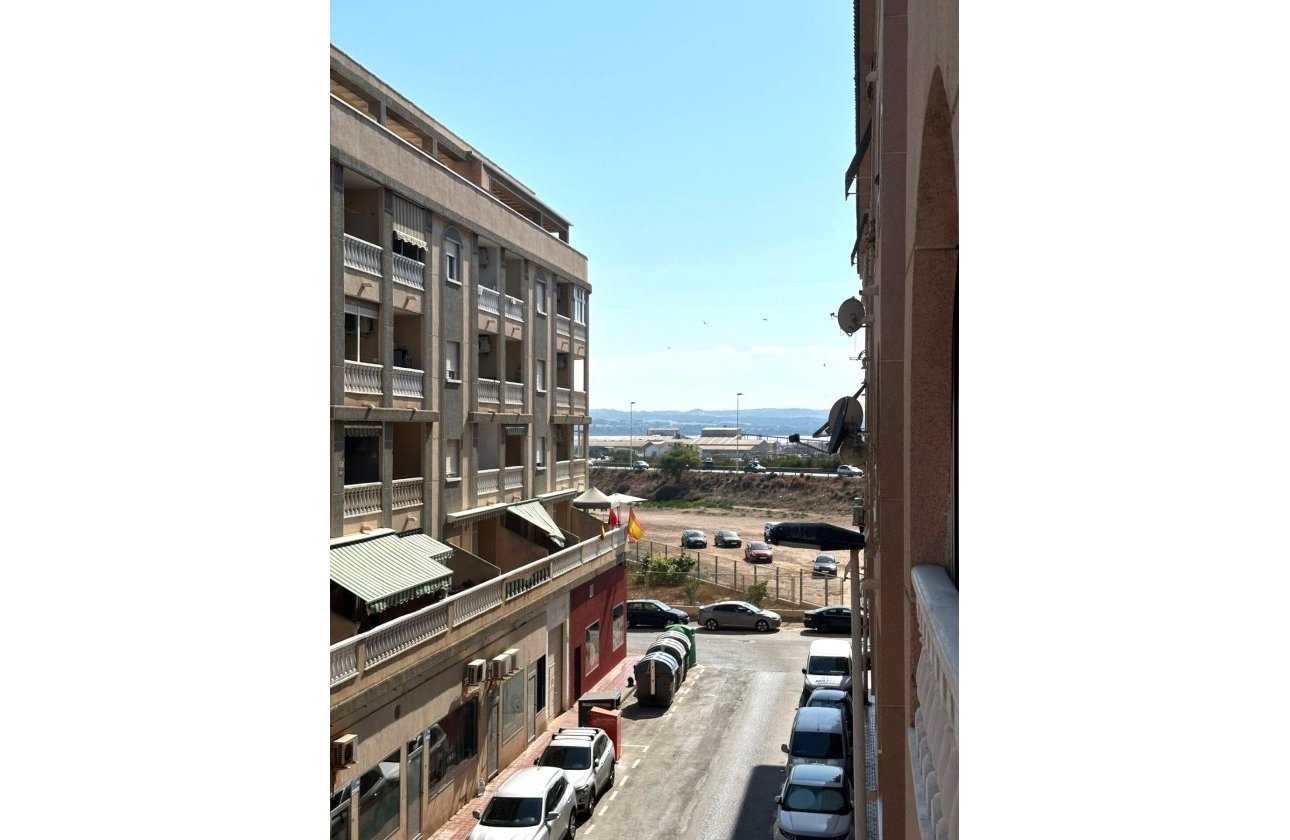 Resale - Apartment -
Torrevieja - Centro