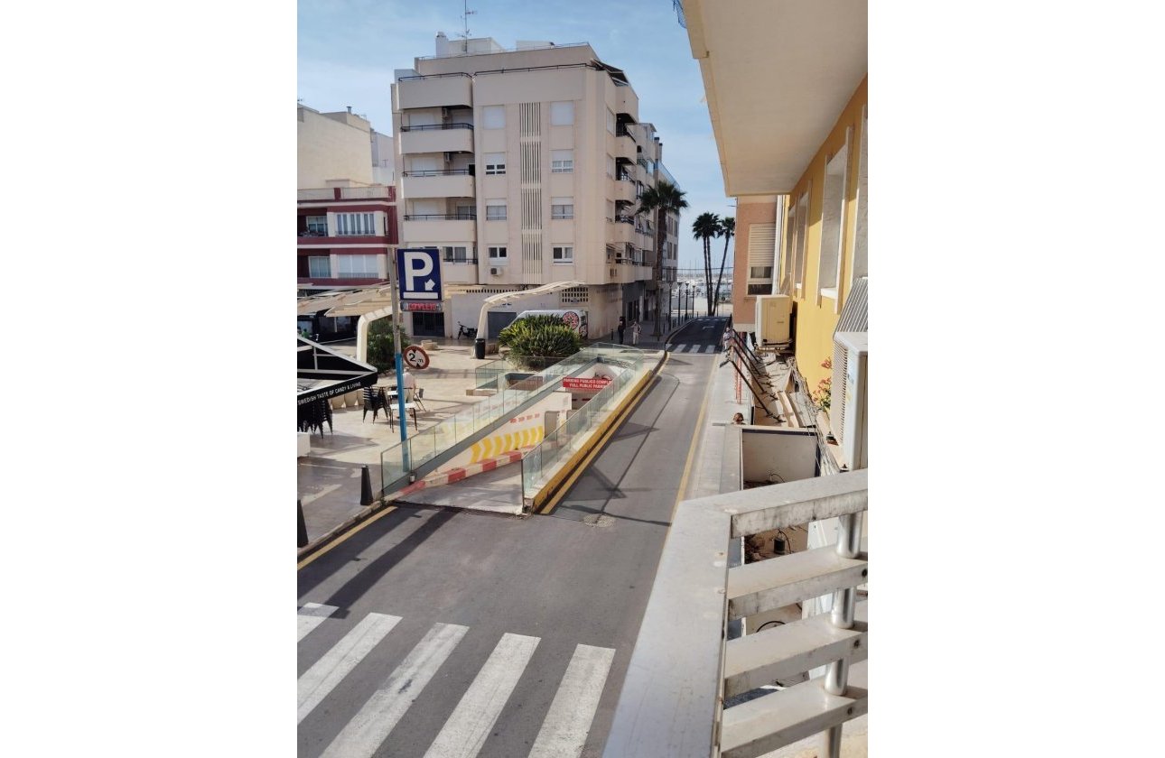 Resale - Apartment -
Torrevieja - Centro