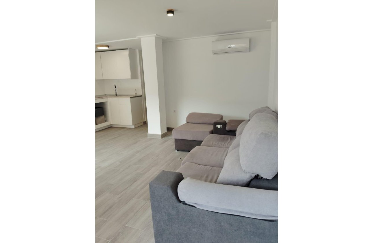 Resale - Apartment -
Torrevieja - Centro