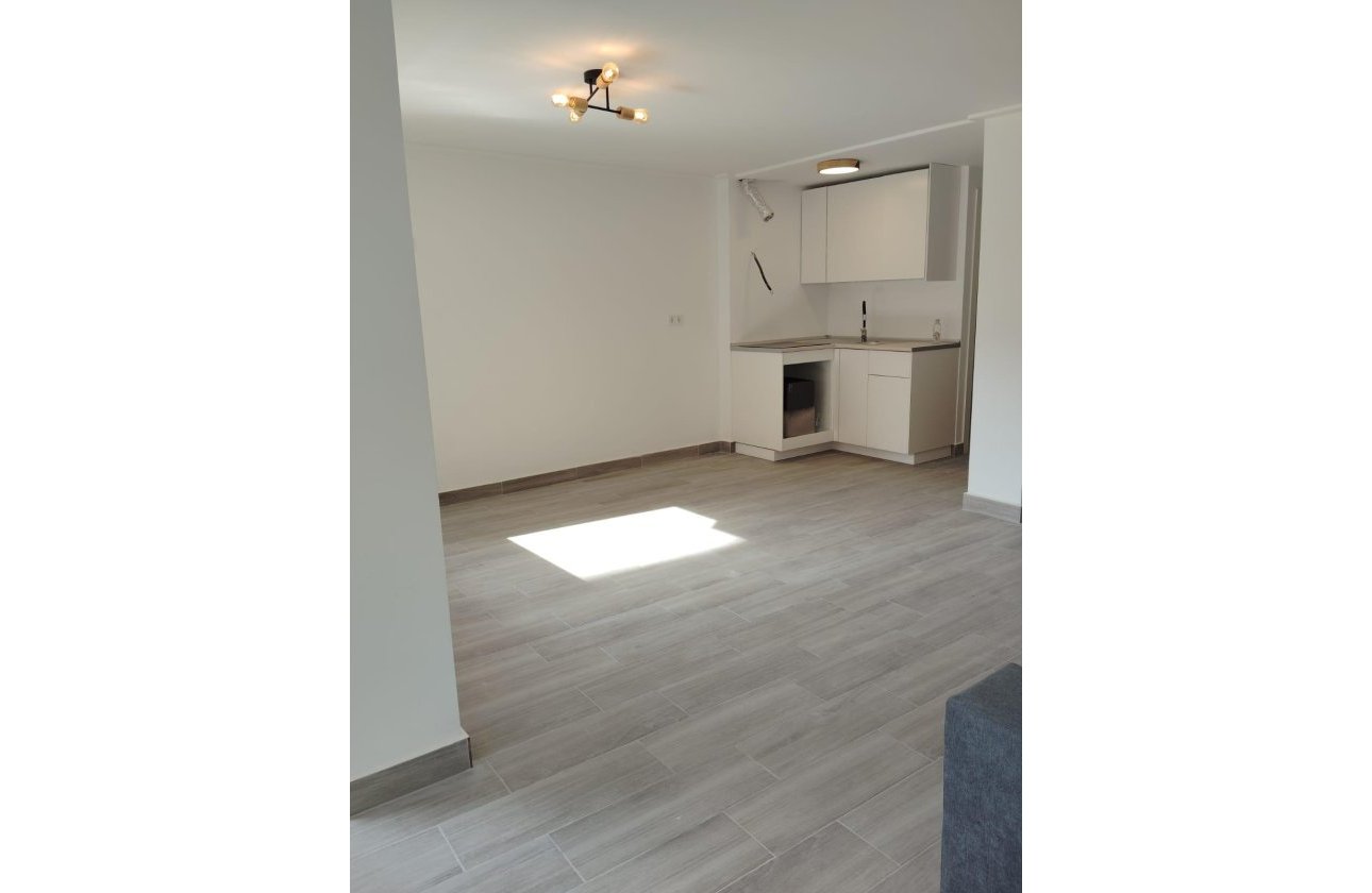 Resale - Apartment -
Torrevieja - Centro