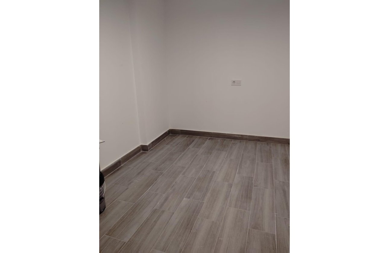 Resale - Apartment -
Torrevieja - Centro