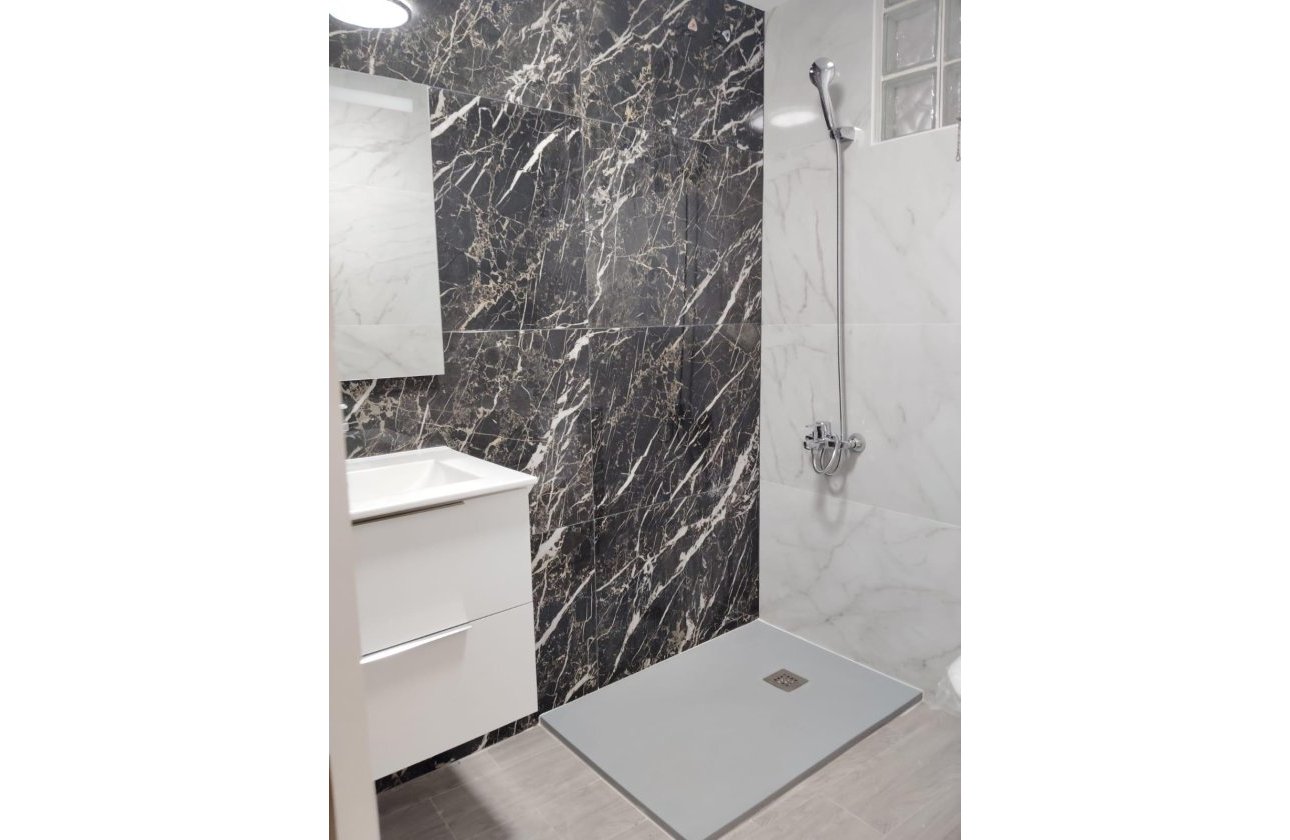 Resale - Apartment -
Torrevieja - Centro