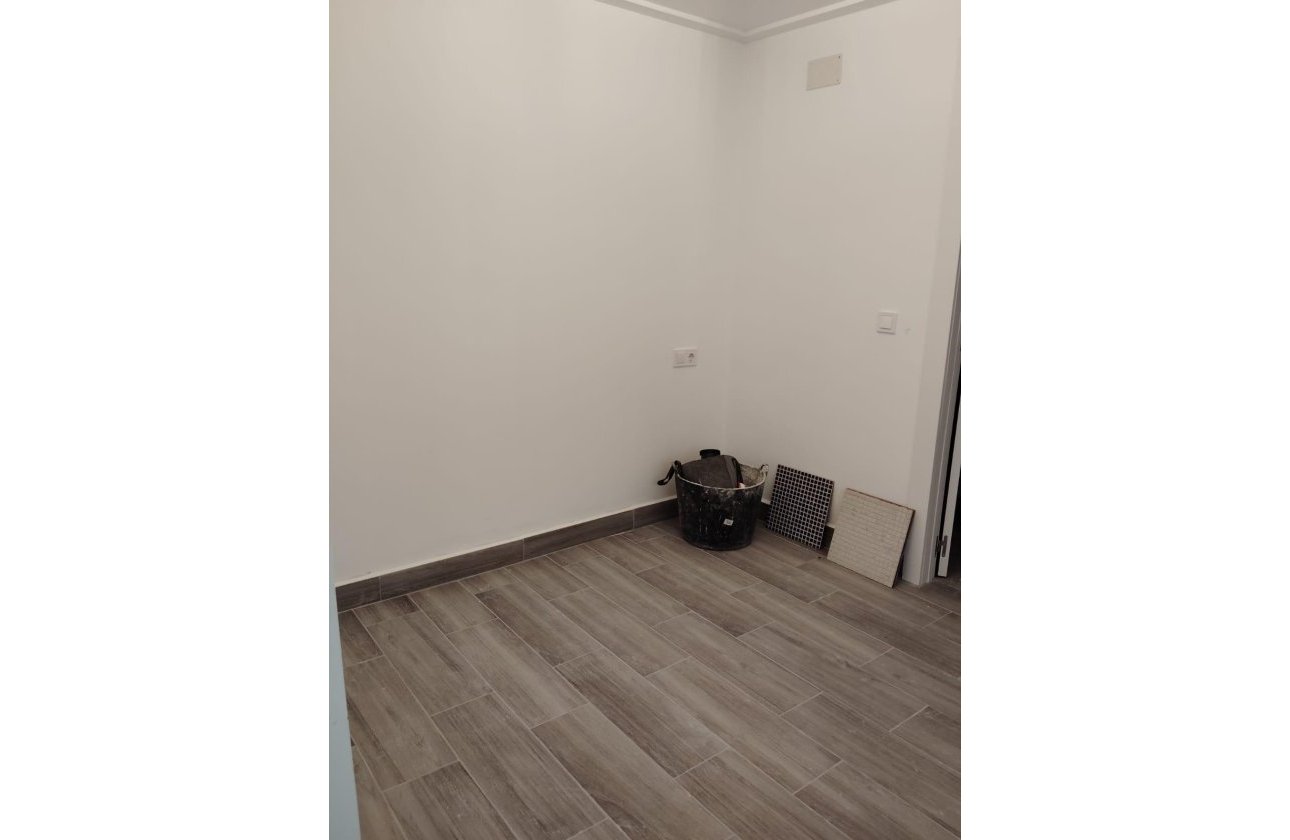 Resale - Apartment -
Torrevieja - Centro
