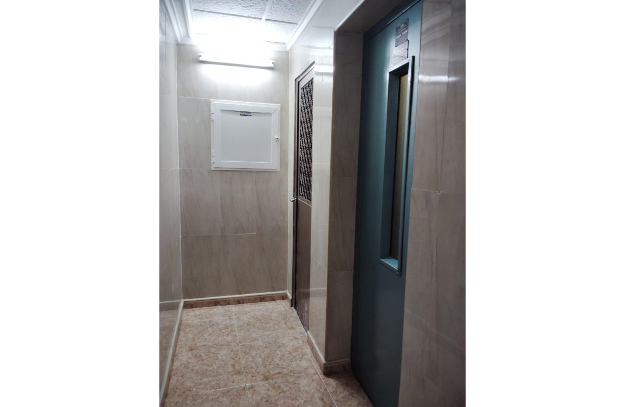 Resale - Apartment -
Torrevieja - Centro