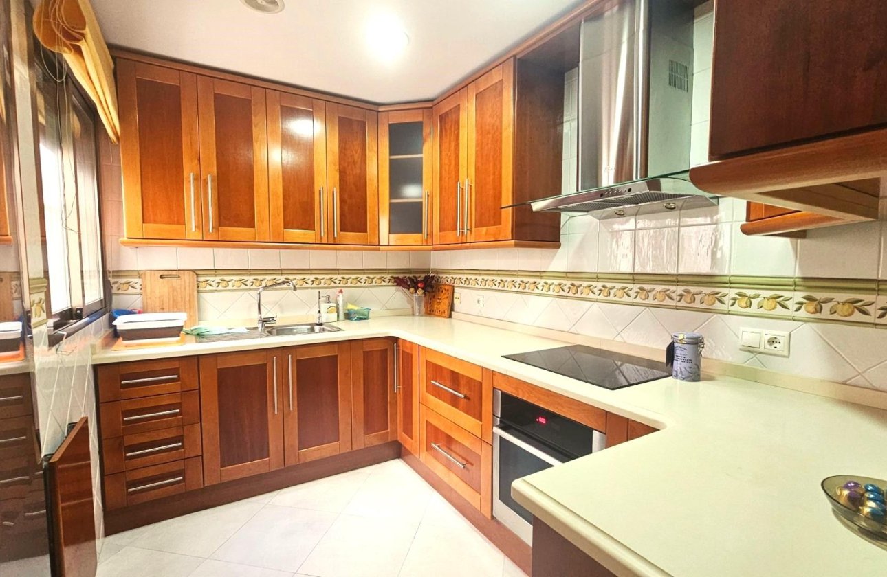 Resale - Apartment -
Torrevieja - Centro