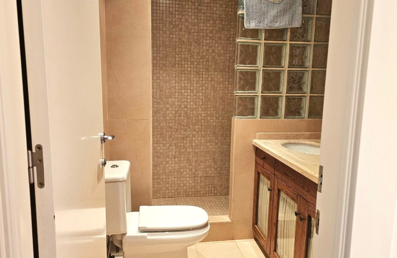 Resale - Apartment -
Torrevieja - Centro