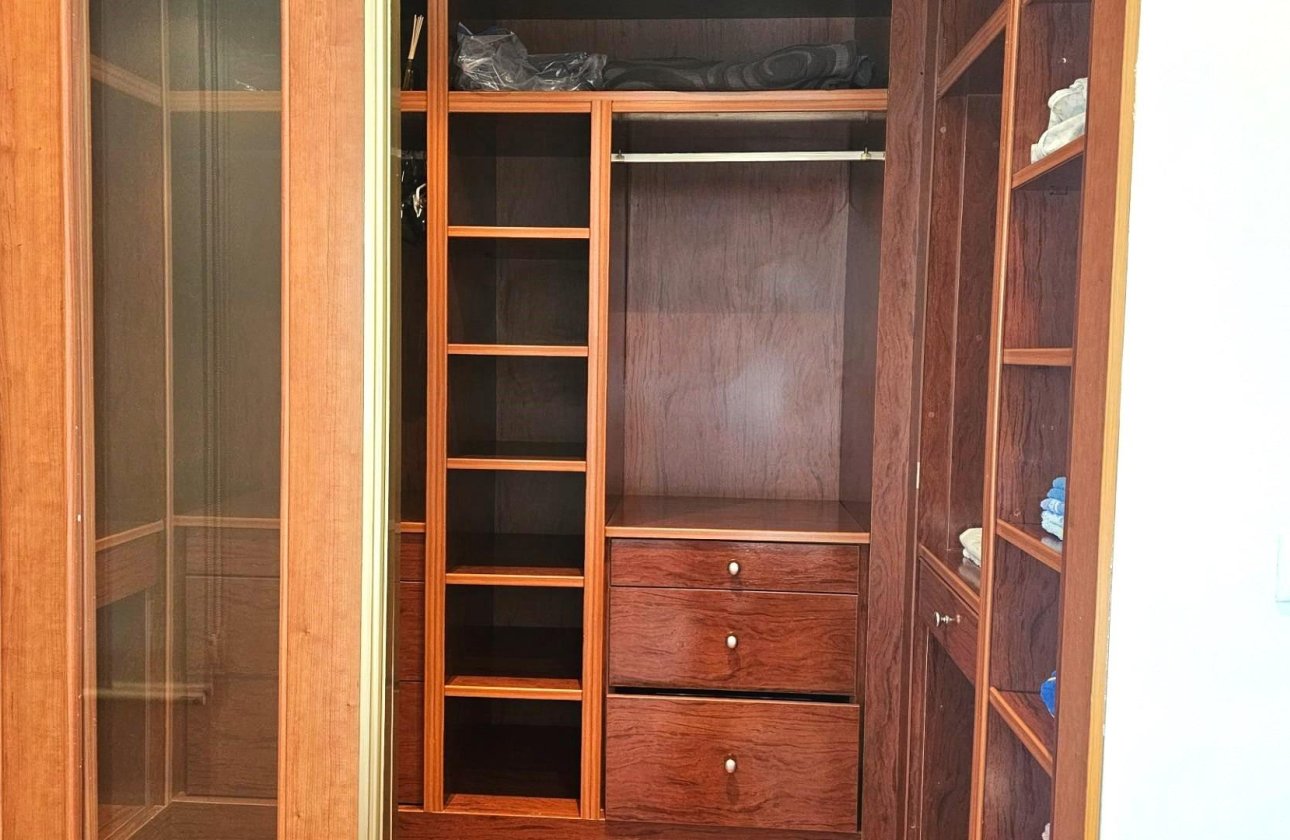 Resale - Apartment -
Torrevieja - Centro