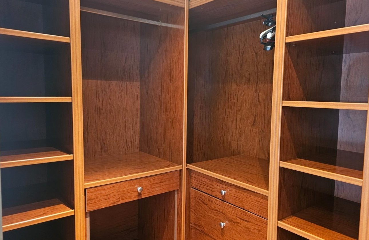 Resale - Apartment -
Torrevieja - Centro