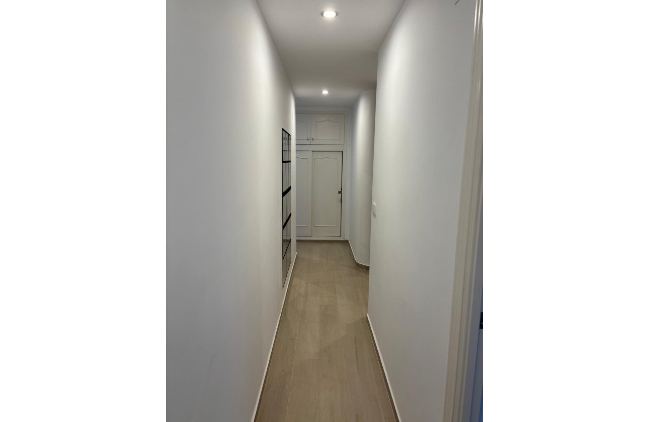 Resale - Apartment -
Torrevieja - Centro