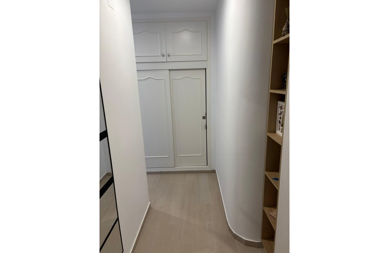 Resale - Apartment -
Torrevieja - Centro