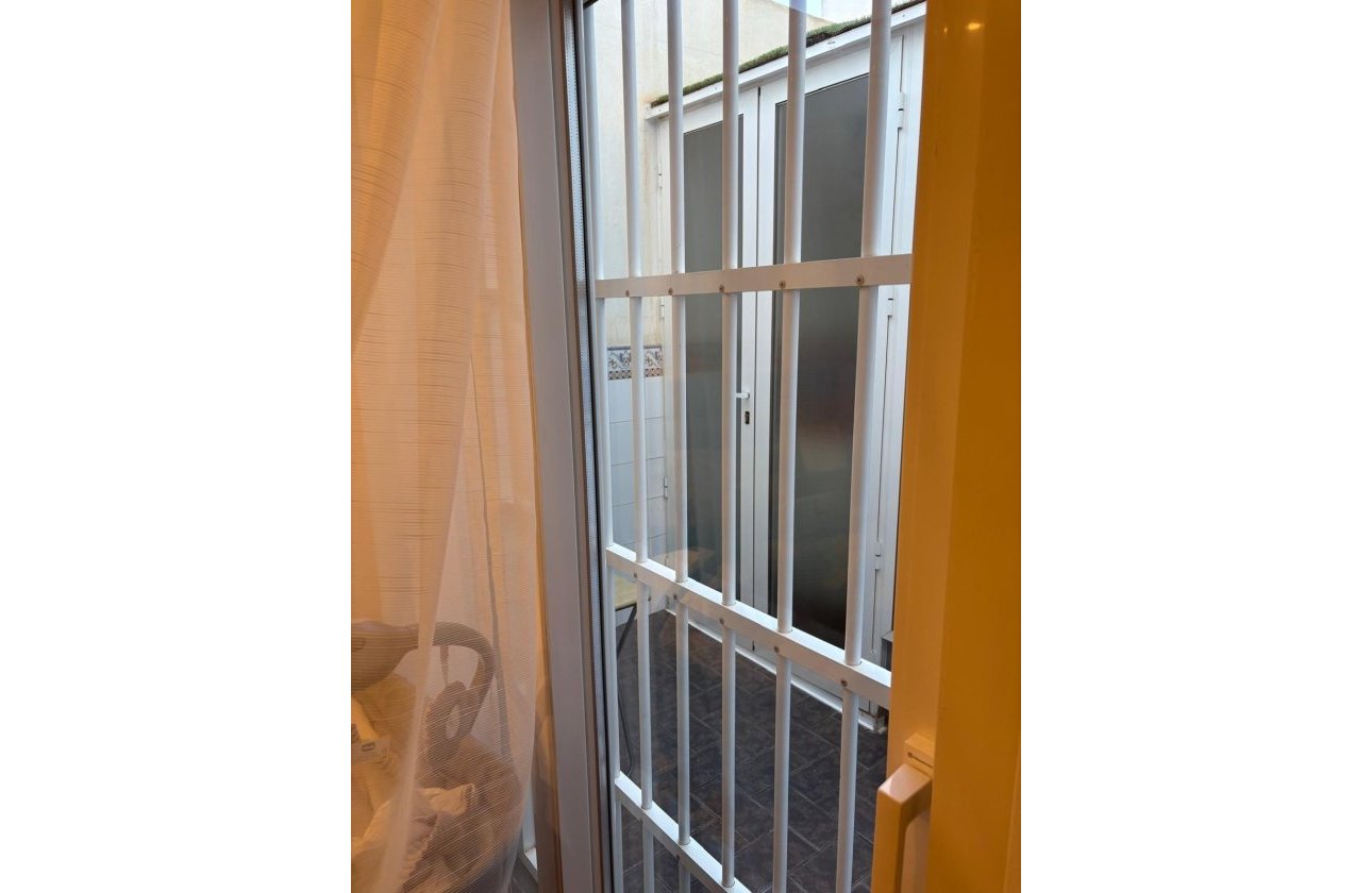 Resale - Apartment -
Torrevieja - Centro