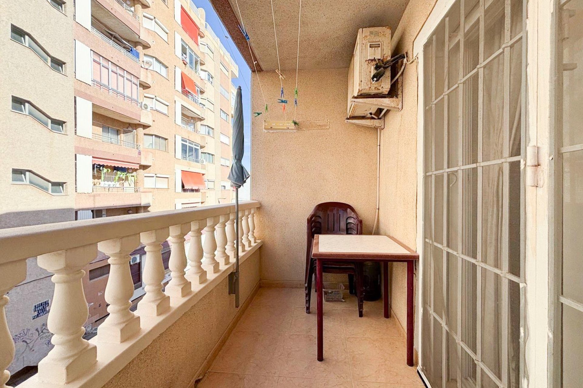 Resale - Apartment -
Torrevieja - Centro