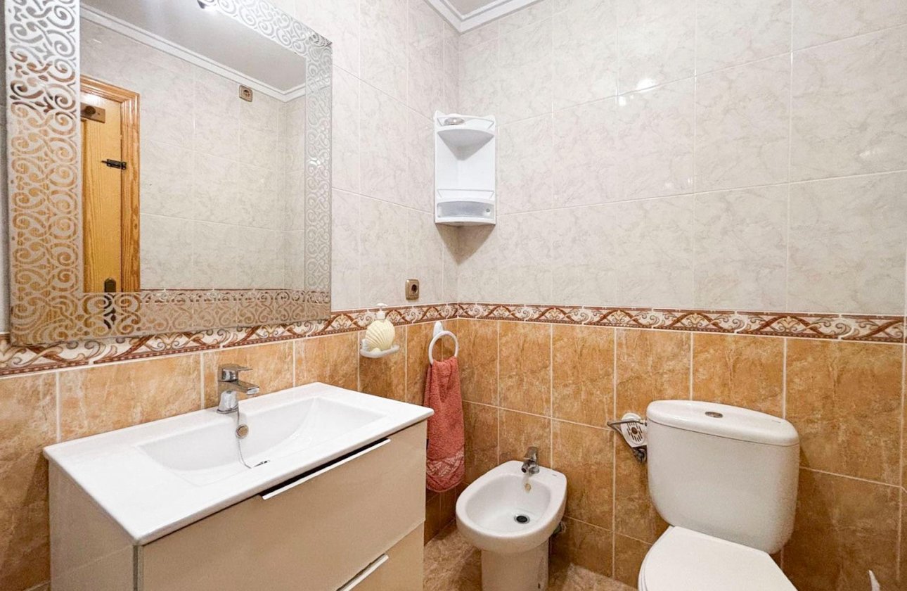 Resale - Apartment -
Torrevieja - Centro
