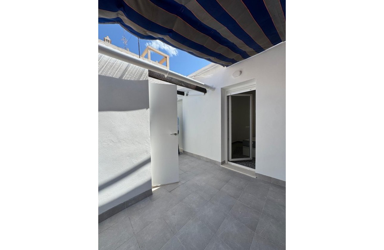Resale - Apartment -
Torrevieja - Centro