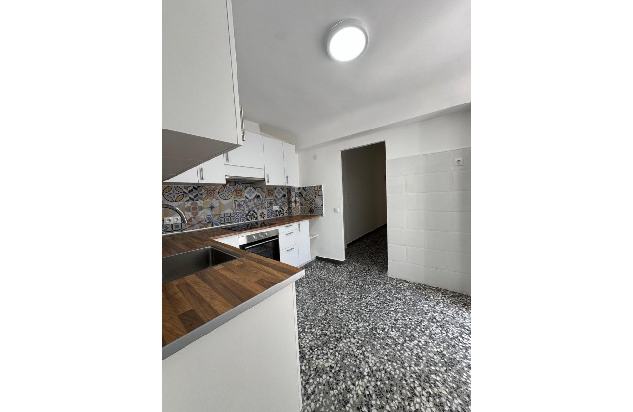 Resale - Apartment -
Torrevieja - Centro