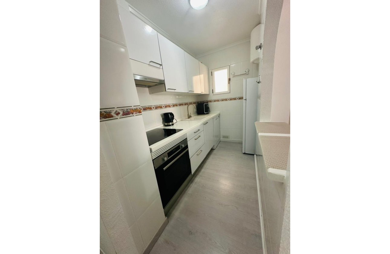 Resale - Apartment -
Torrevieja - Centro