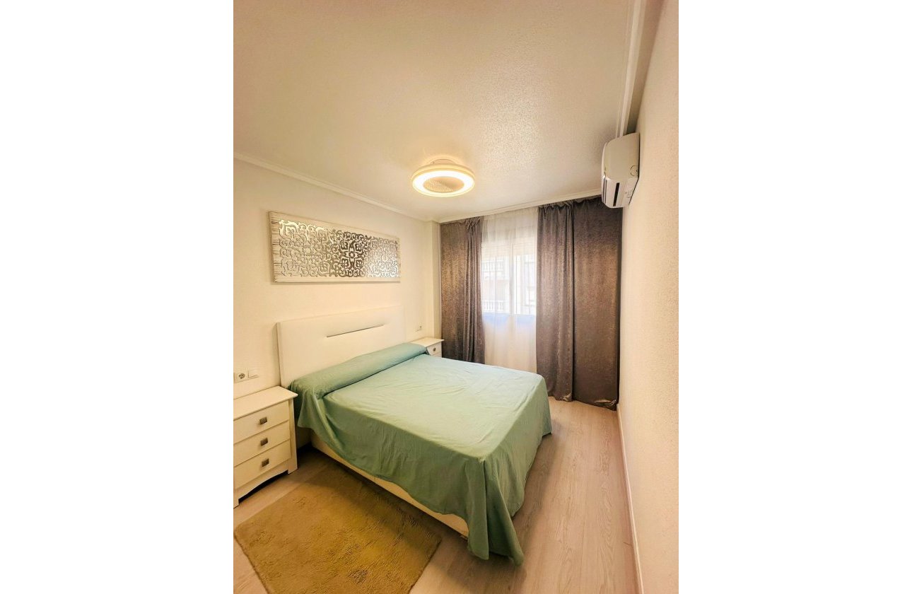 Resale - Apartment -
Torrevieja - Centro