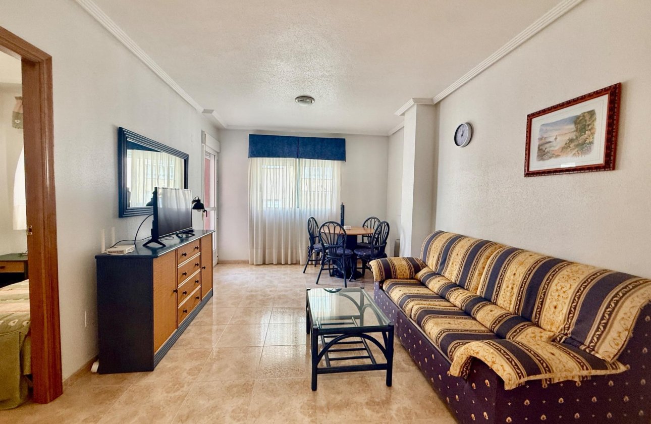 Resale - Apartment -
Torrevieja - Centro
