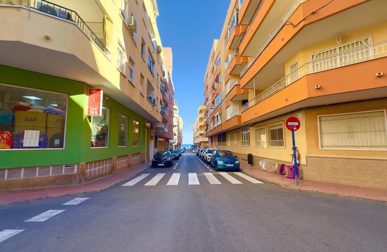 Resale - Apartment -
Torrevieja - Centro