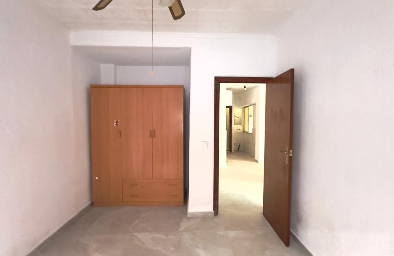 Resale - Apartment -
Torrevieja - Centro