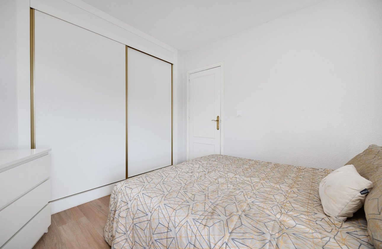 Resale - Apartment -
Torrevieja - Centro