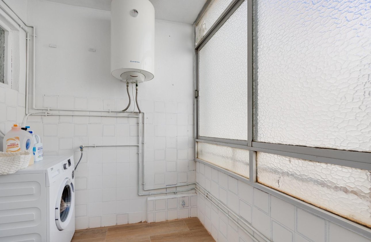 Resale - Apartment -
Torrevieja - Centro