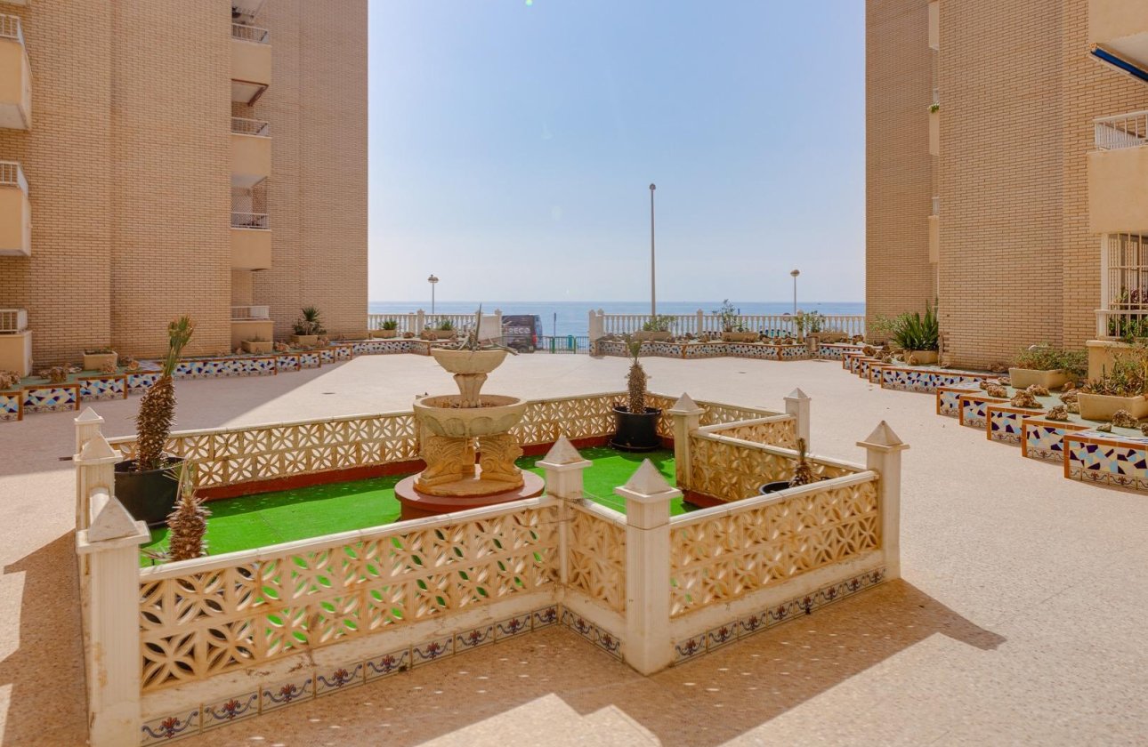 Resale - Apartment -
Torrevieja - Centro