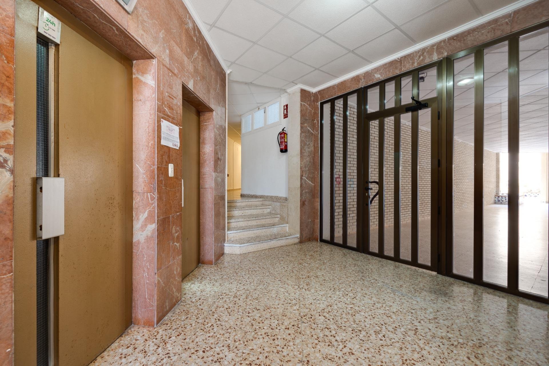Resale - Apartment -
Torrevieja - Centro