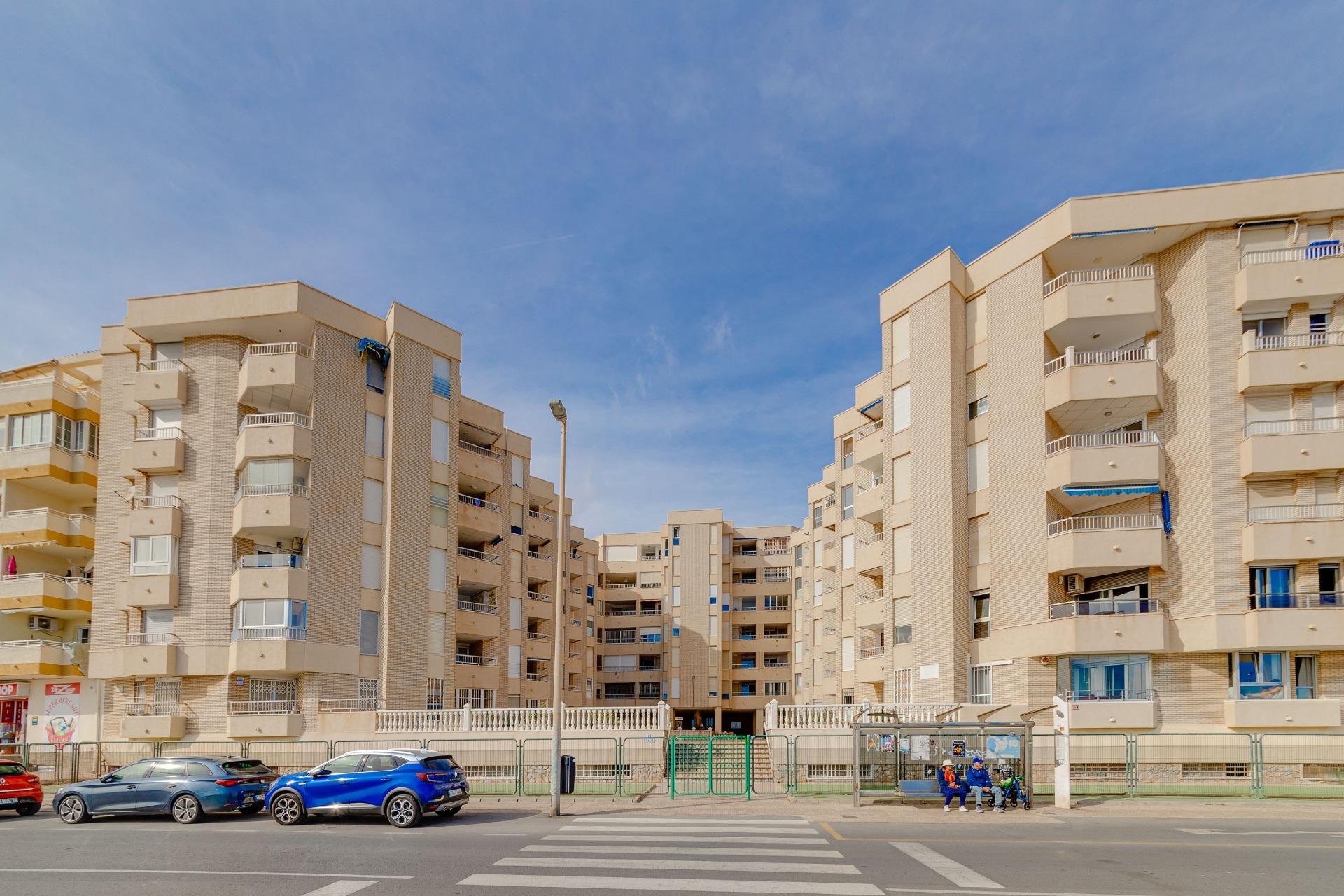 Resale - Apartment -
Torrevieja - Centro