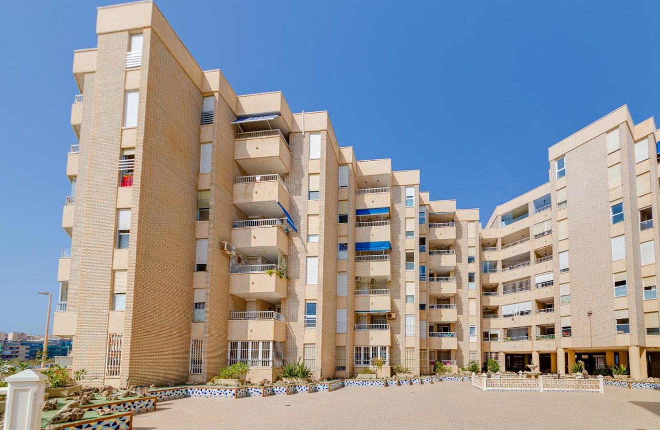 Resale - Apartment -
Torrevieja - Centro