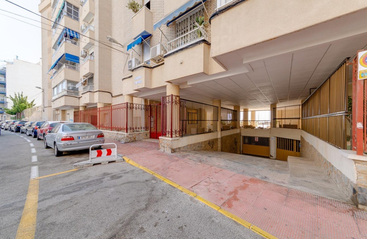 Resale - Apartment -
Torrevieja - Centro