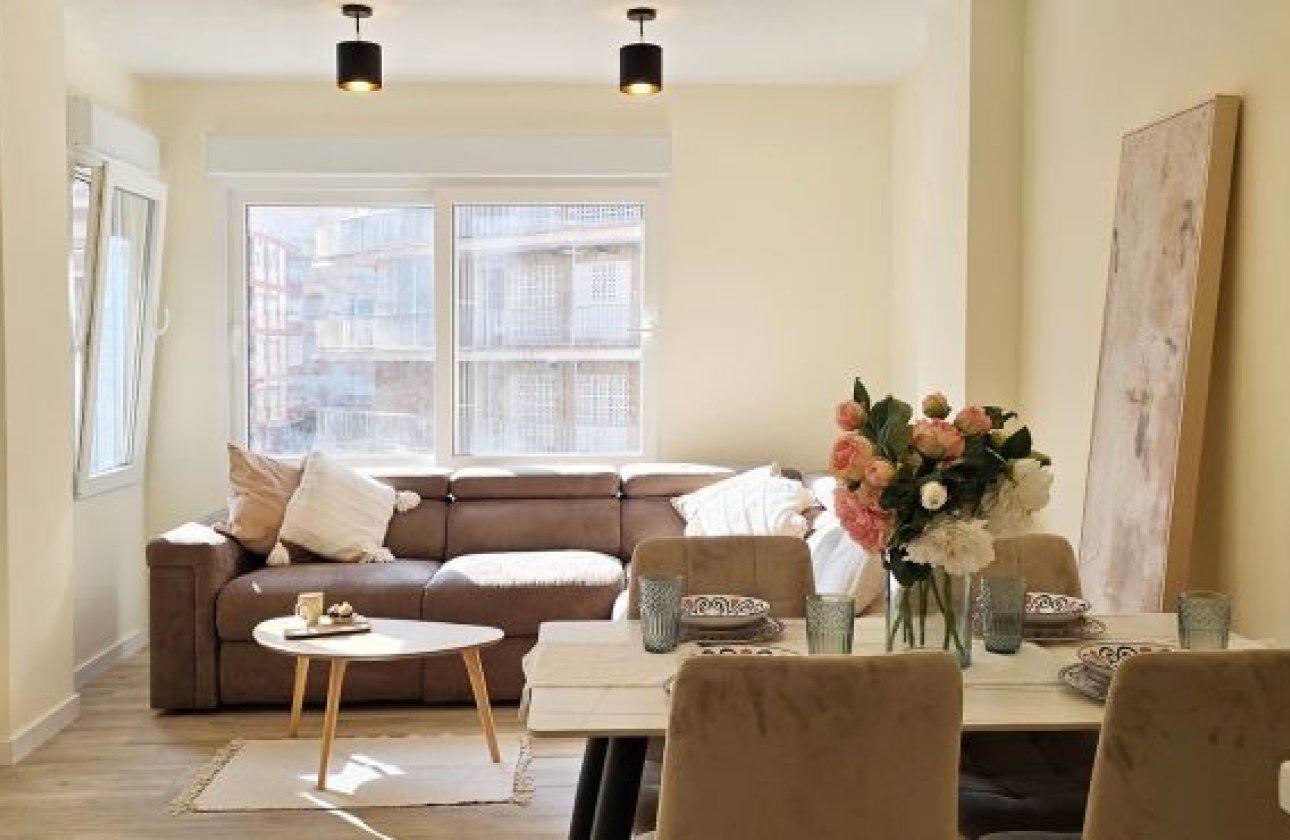 Resale - Apartment -
Torrevieja - Centro