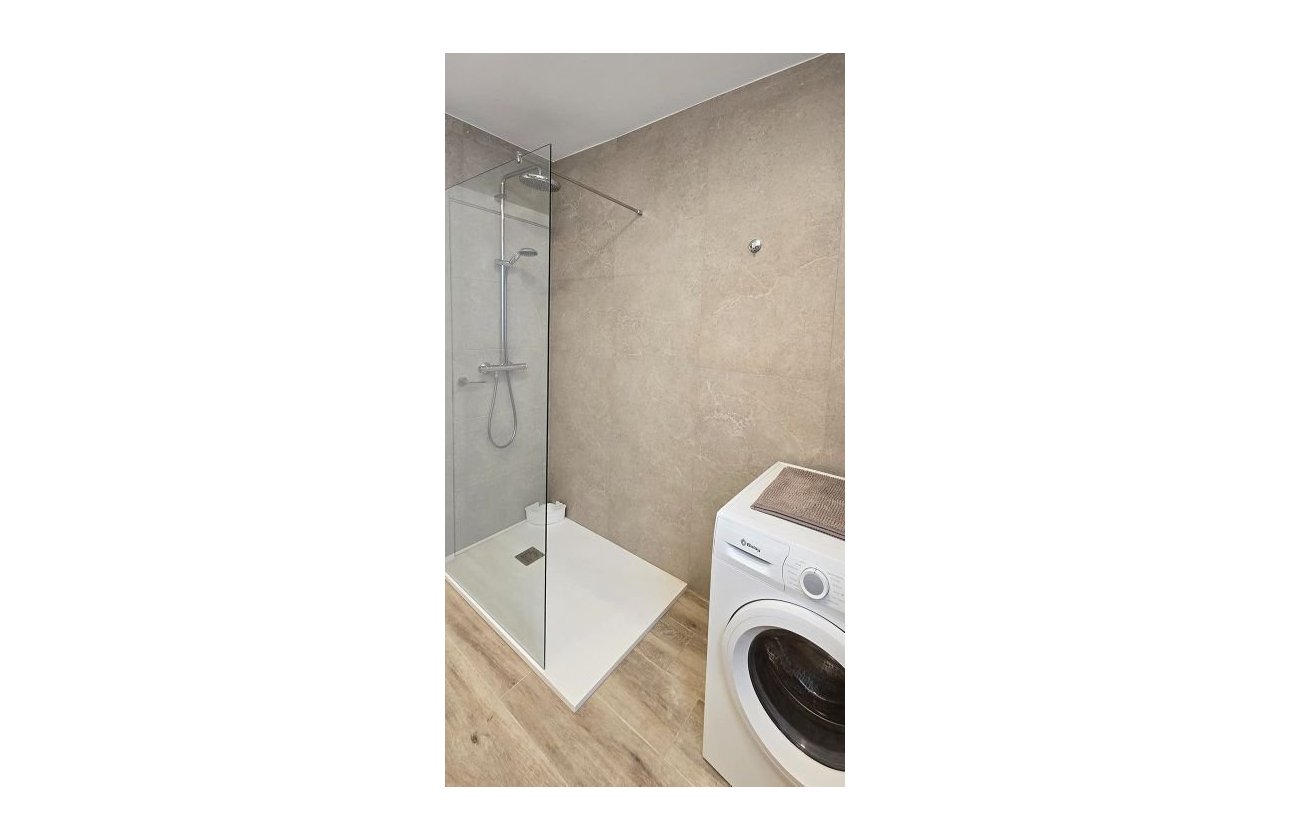 Resale - Apartment -
Torrevieja - Centro