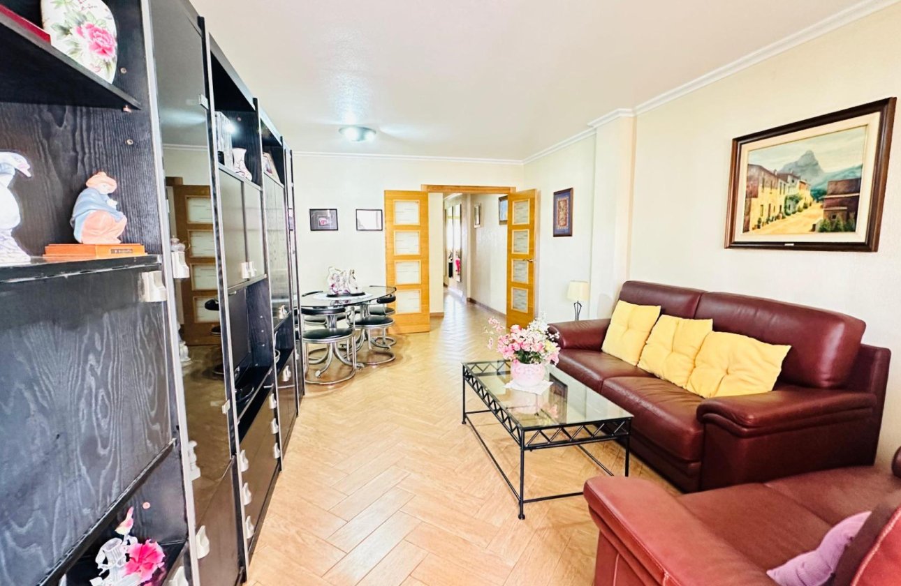 Resale - Apartment -
Torrevieja - Centro