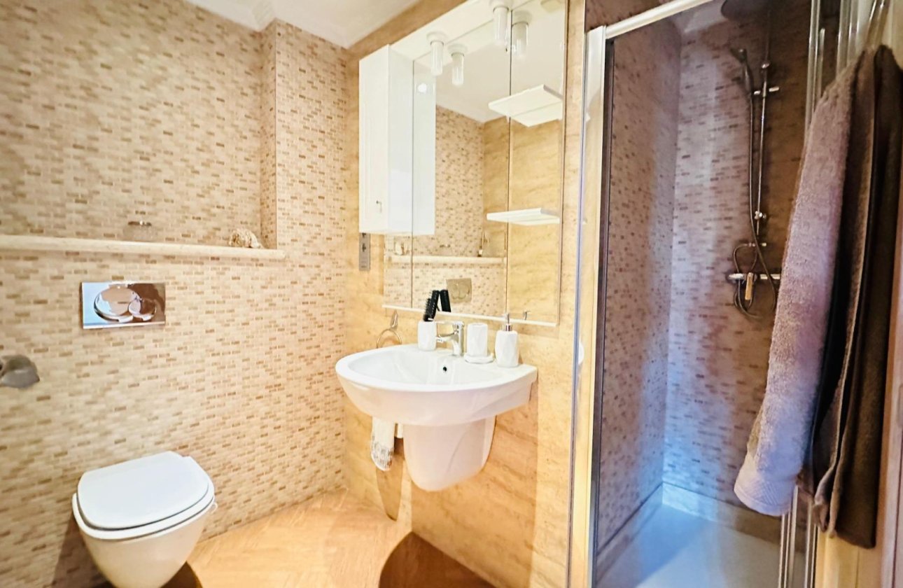 Resale - Apartment -
Torrevieja - Centro