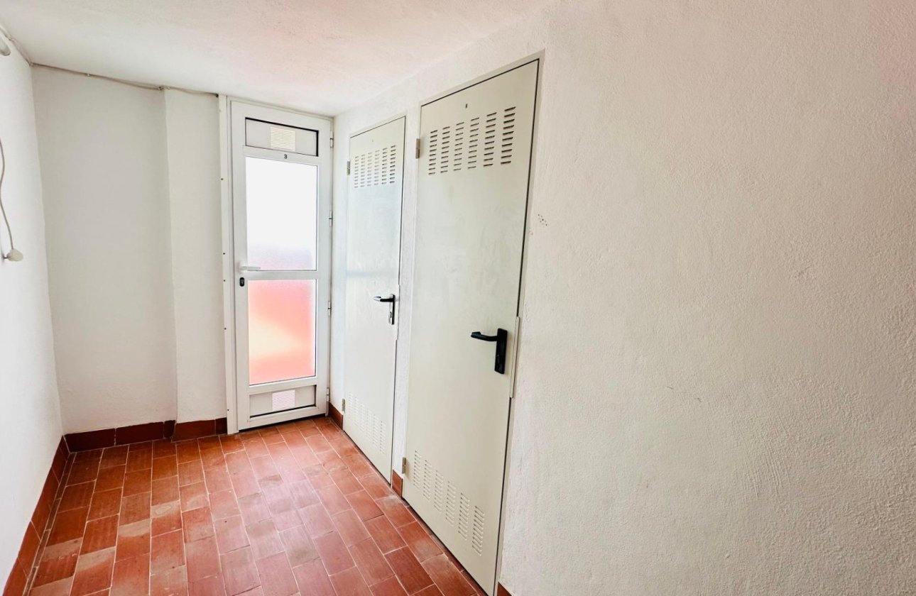 Resale - Apartment -
Torrevieja - Centro