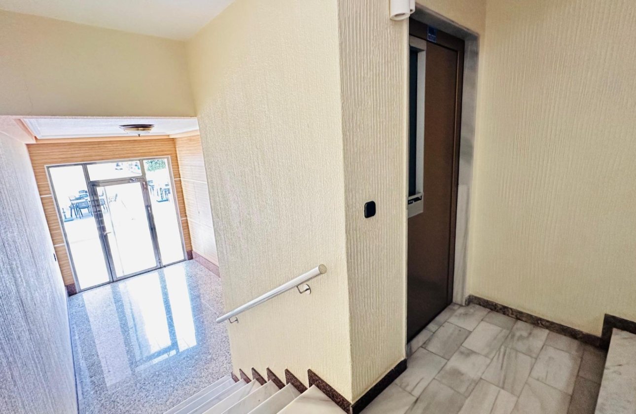 Resale - Apartment -
Torrevieja - Centro