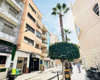 Resale - Apartment -
Torrevieja - Centro
