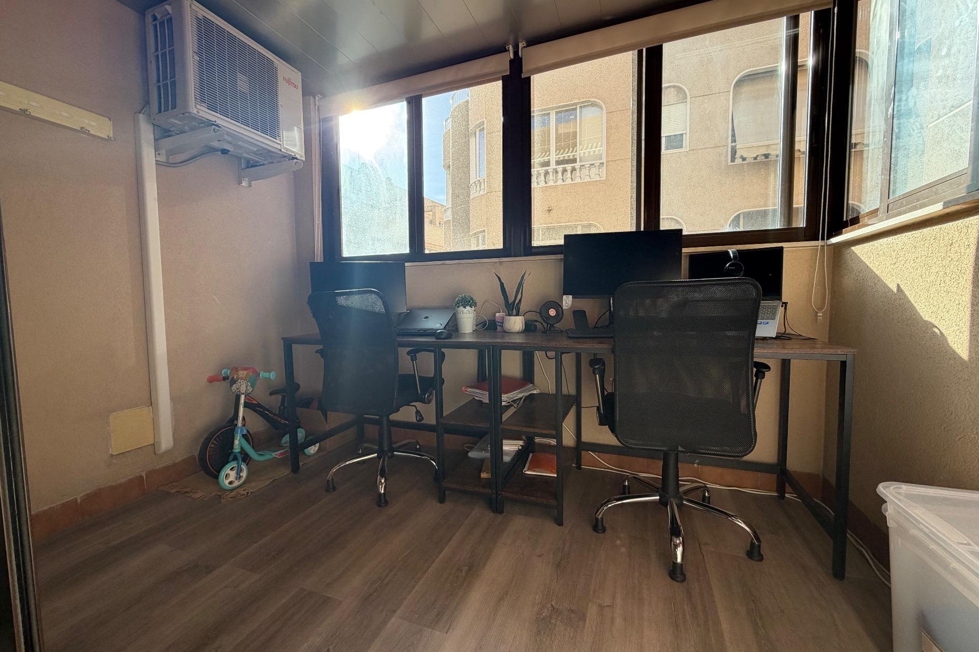 Resale - Apartment -
Torrevieja - Centro