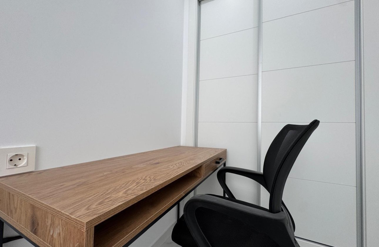 Resale - Apartment -
Torrevieja - Centro